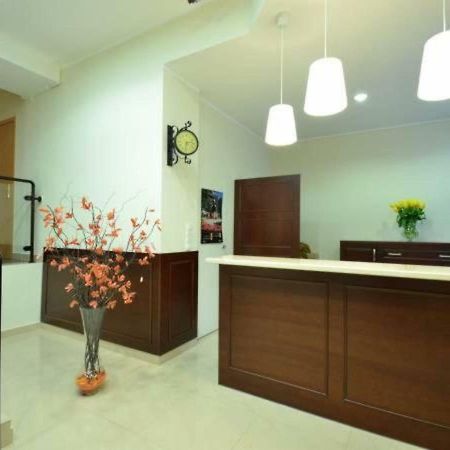 Hotel Iskra Ряшів Екстер'єр фото