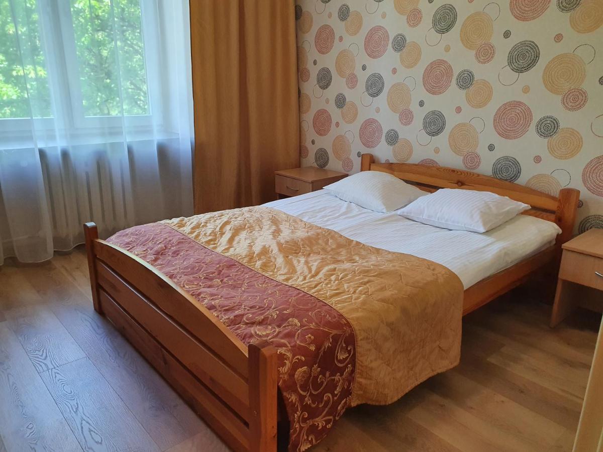 Hotel Iskra Ряшів Екстер'єр фото