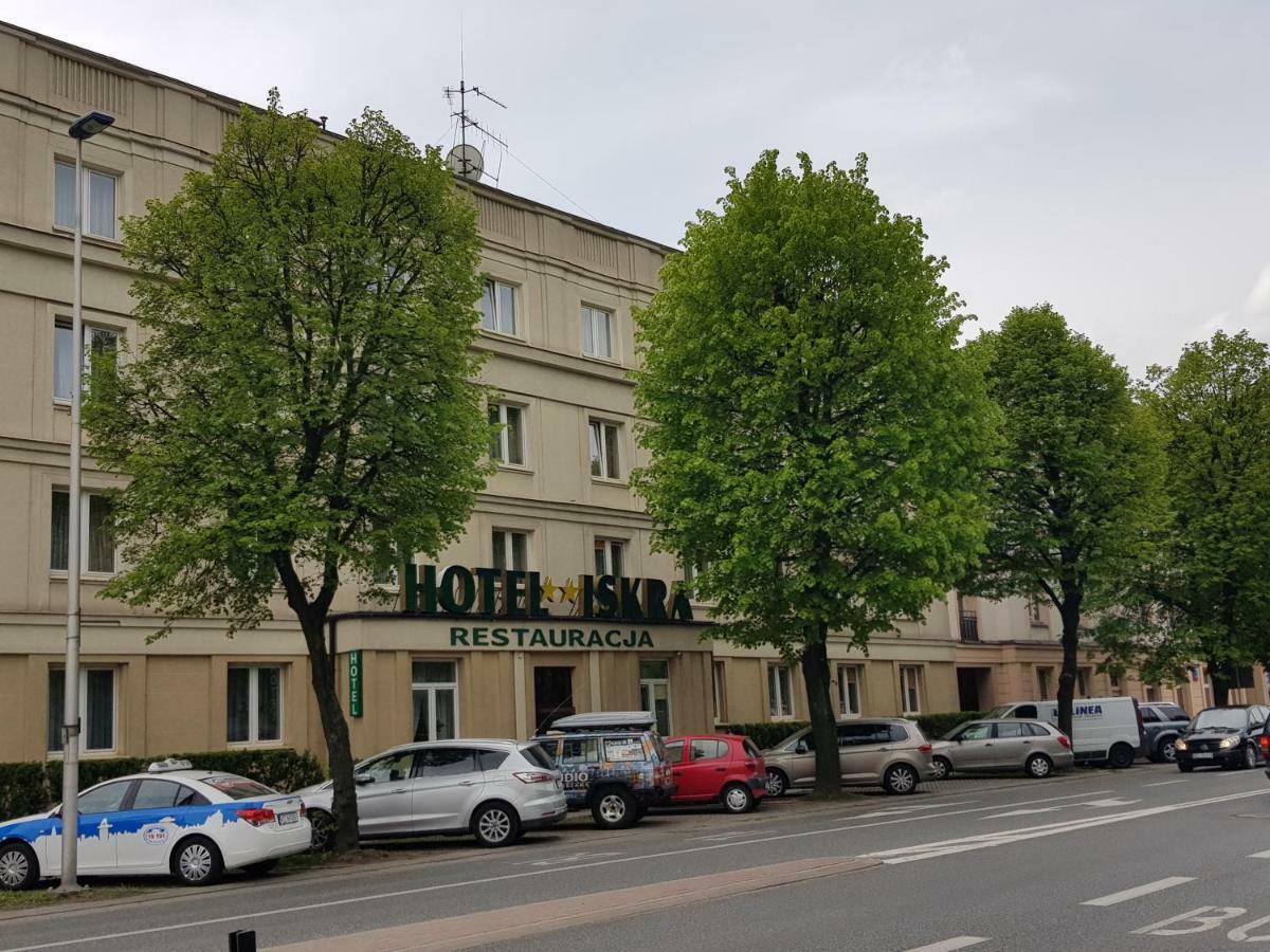 Hotel Iskra Ряшів Екстер'єр фото