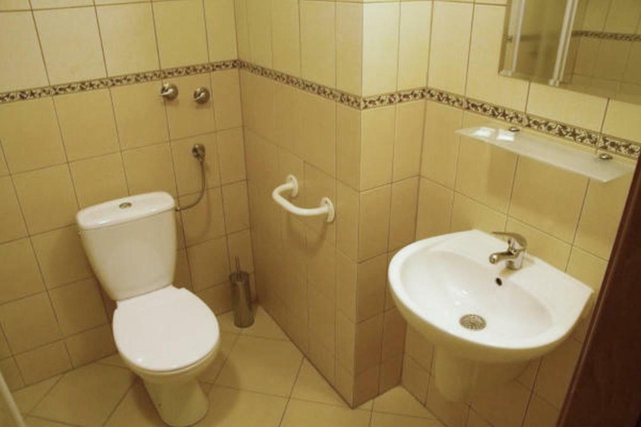 Hotel Iskra Ряшів Екстер'єр фото
