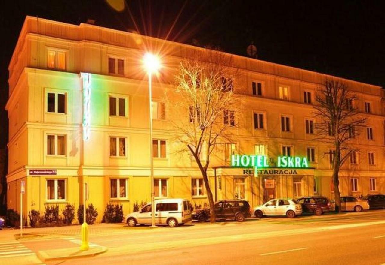 Hotel Iskra Ряшів Екстер'єр фото