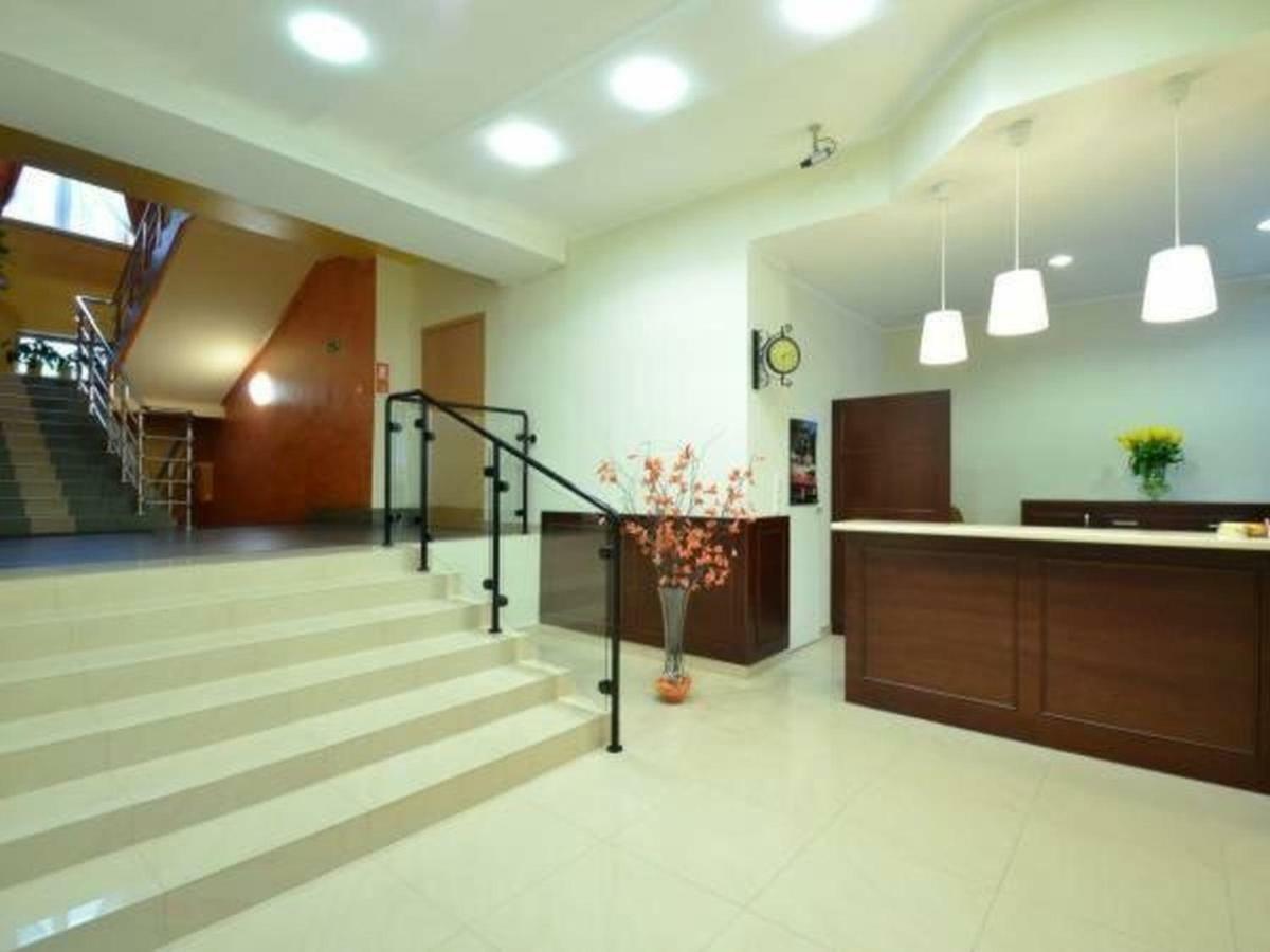 Hotel Iskra Ряшів Екстер'єр фото